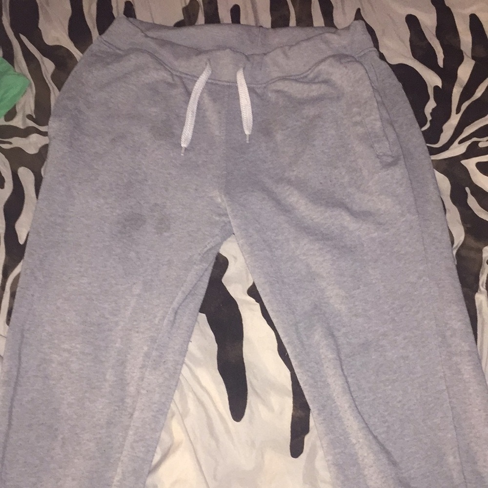 Gray  jogging pants🔥